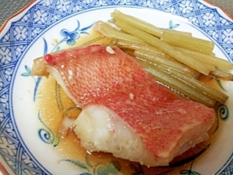 赤魚の煮つけ・フキと一緒に